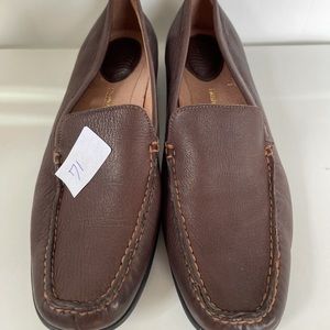 Hush Puppies Shoes Size 9.5